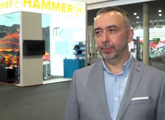 Mobile World Congress w Barcelonie: Polski producent chce podbić światowy rynek wzmocnionym smartfonem z 5G i eSim