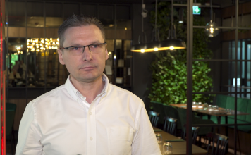 Polscy naukowcy szukają nowych zastosowań światłowodów. Skonstruowali już unikatowy w skali świata sejsmograf rotacyjny i pracują nad liniami odpornymi na podsłuchy