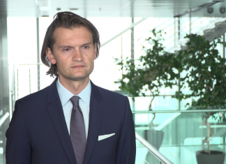 Polacy masowo korzystają z usług publicznych w internecie. Dla firm i inwestorów zagranicznych e-administracja wciąż jednak nie jest przyjazna