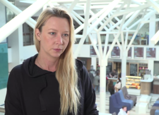 Interfejs mózg–komputer będzie testowany na ludziach jeszcze w tym roku. Technologii towarzyszą jednak wątpliwości natury etycznej