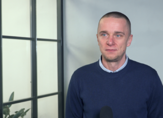 Mieszanie różnych włókien tkanin utrudnia ich recykling. Świadomy dobór materiałów na etapie produkcji kluczem do czystszego środowiska